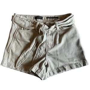 Banana Republic High-Rise Pleated 4" Jean Short Sz 30‎